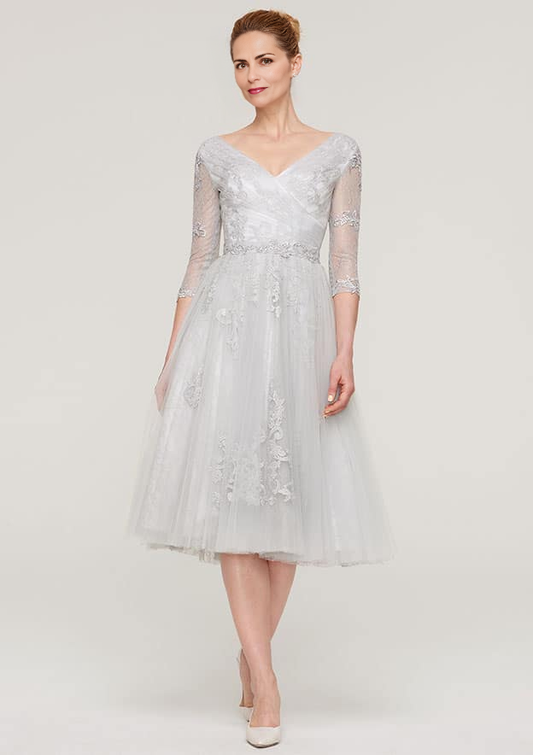 A-line V Neck 3/4 Sleeve Tea-Length Tulle Mother of the Bride Dress With Waistband Appliqued Lace