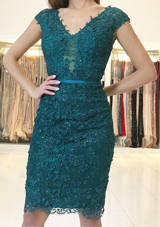 Sheath/Column V Neck Sleeveless Lace Knee-Length Homecoming Dress With Beading