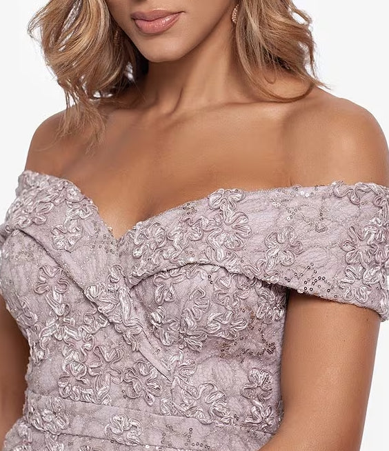 Embroidered Off-the-Shoulder Short Sleeve Lace A-line Mermaid Gown Mother of the Bride Dresse