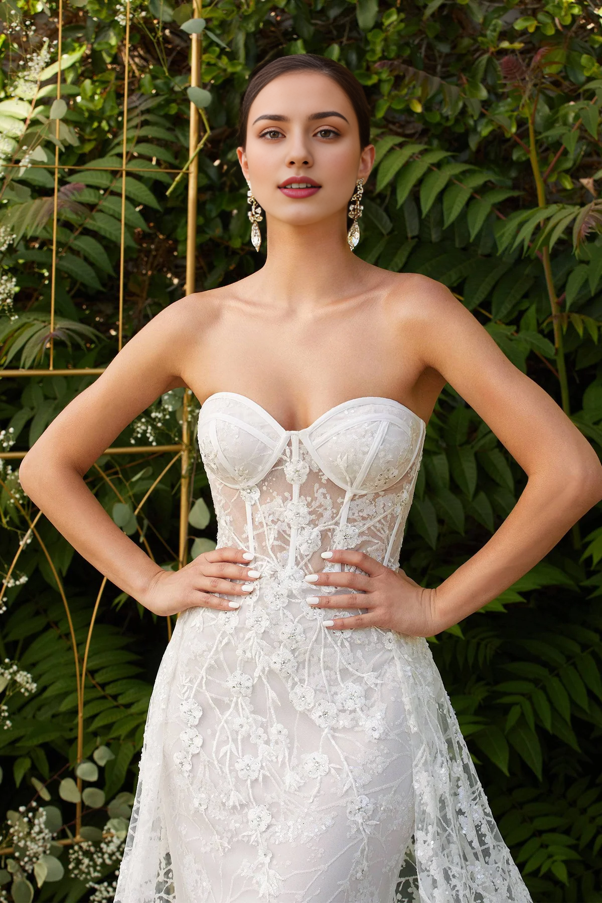 Stunning Corset-Wired Mermaid Wedding Gown Lace Train Dress