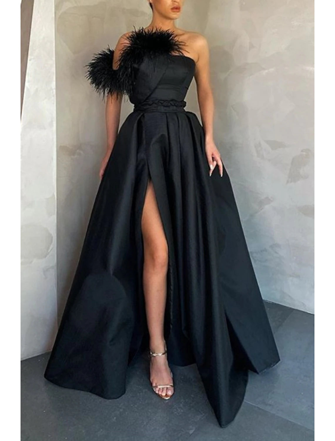 Sheath / Column Evening Gown Party Dress Floor Length Sleeveless Strapless Satin with Feather Slit