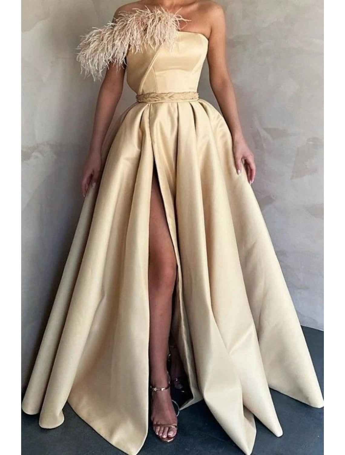 Sheath / Column Evening Gown Party Dress Floor Length Sleeveless Strapless Satin with Feather Slit