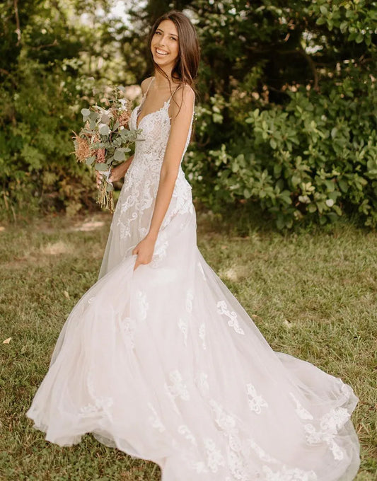 A-Line Spaghetti Straps Tulle Wedding Dress With Appliques