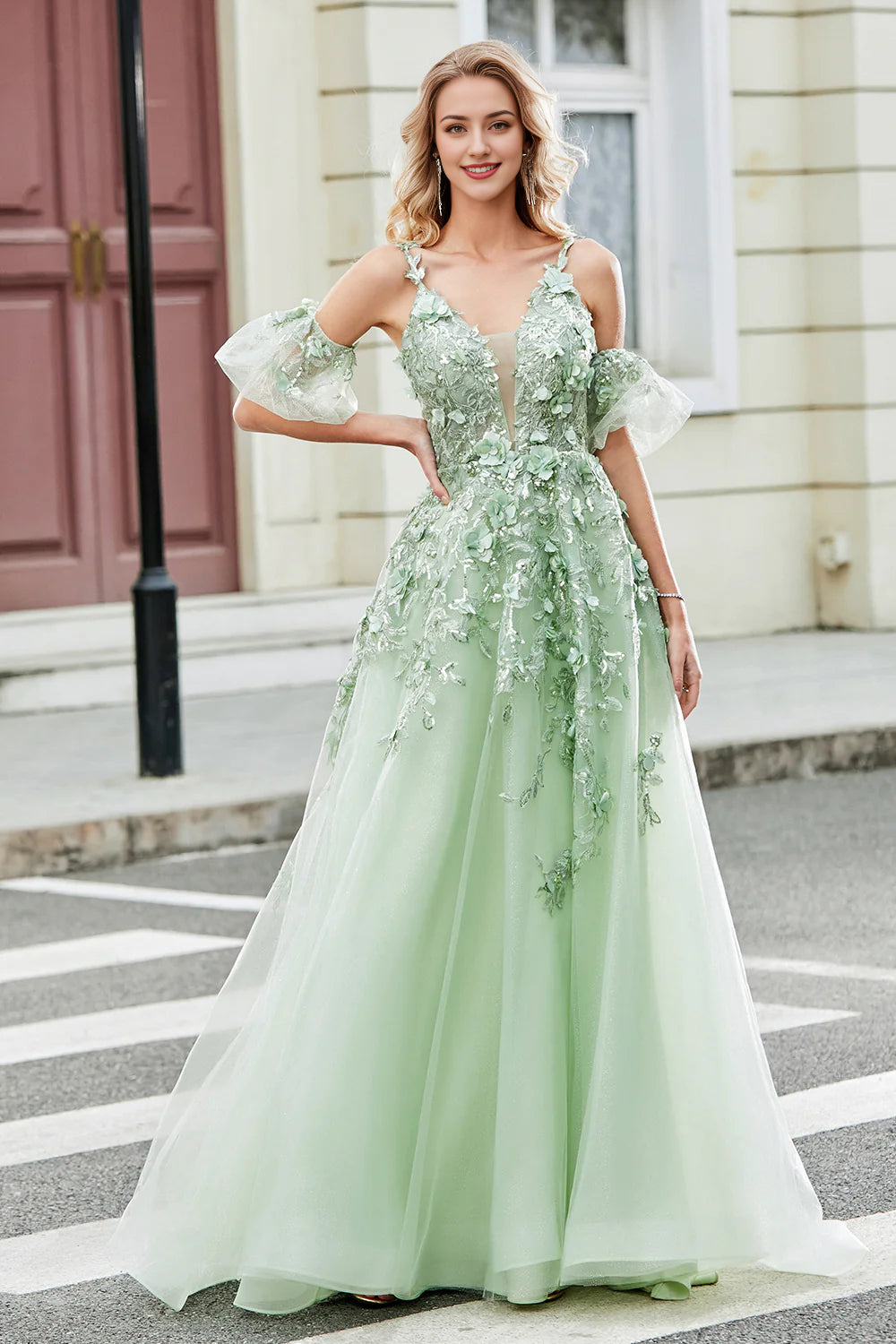 Green Removable Sleeves V-Neck Tulle Prom Dress with Appliques