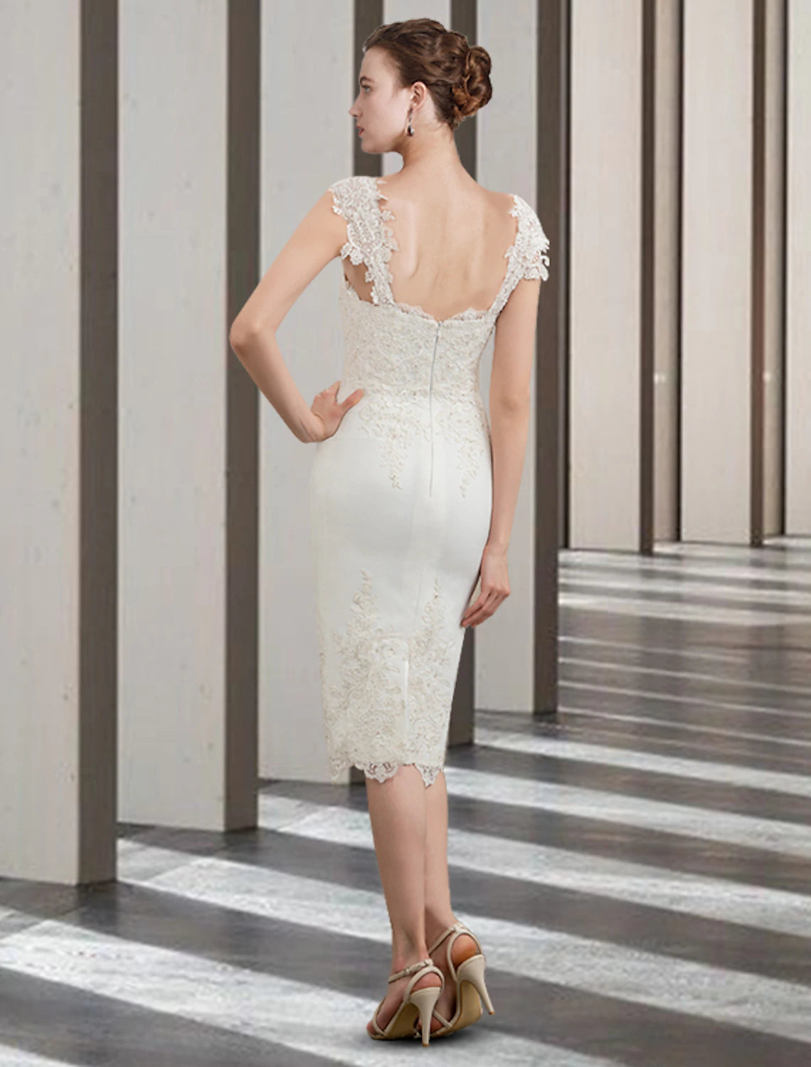 Sheath / Column Mother of the Bride Dress Jewel Neck Knee Length Chiffon Lace Sleeveless with Beading Appliques