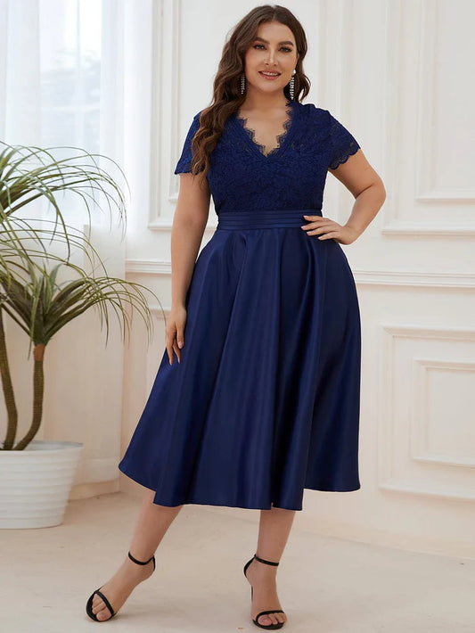 Plus Size V-neck Lace Bodice A-line Cocktail Dress with Pockets Mother of the Bride Dresses