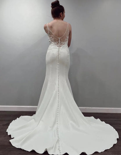 Elegant Mermaid Spaghetti Straps Satin Wedding Dress With Appliques