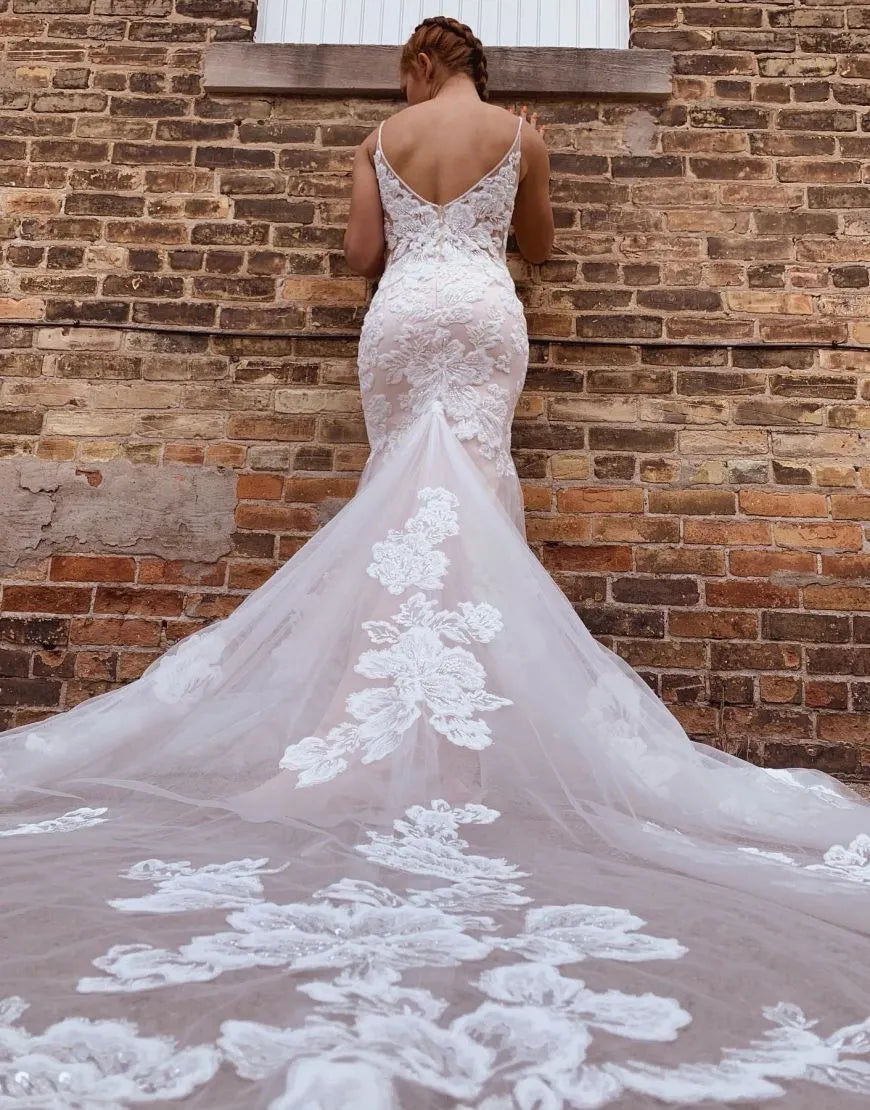 Gorgeous Mermaid Spaghetti Straps Chapel Train Wedding Dress With Appliques