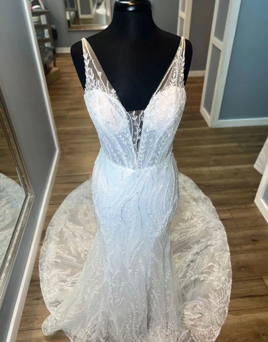 Ivory Mermaid V-Neck Court Train Open Back Lace Wedding Dress