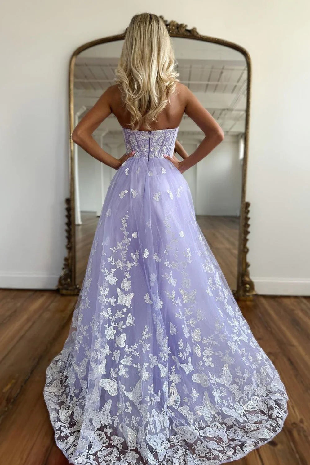 Lilac A-Line Sweetheart Zipper Back Long Tulle Prom Dress With Appliques