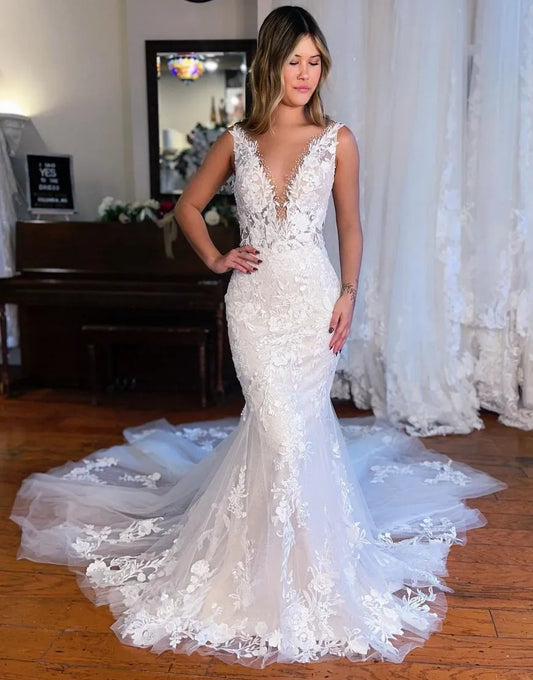 Mermaid Deep V-Neck Chapel Train Wedding Dress With Appliques