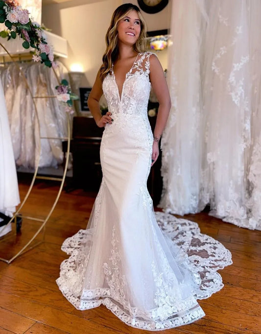 Mermaid V-Neck Chapel Train Wedding Dress With Appliques