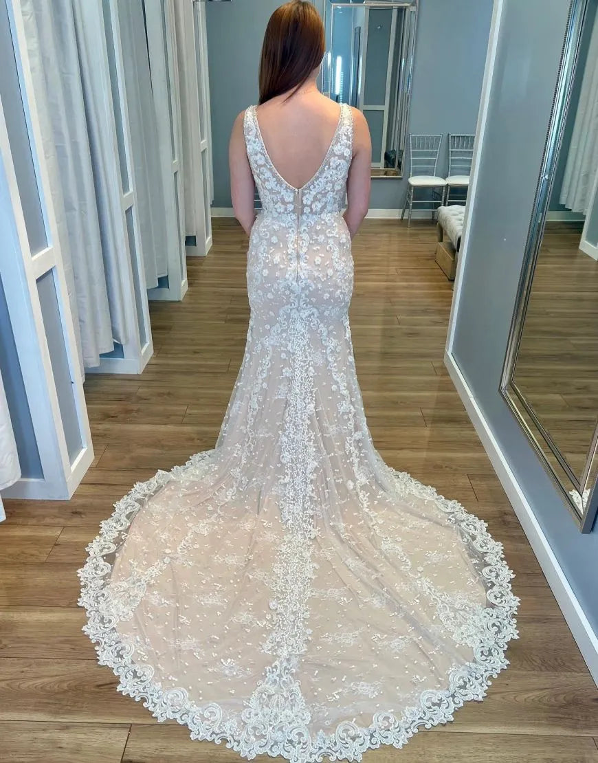 Mermaid V-Neck Court Train Zipper Back Lace Wedding Dress With Appliques