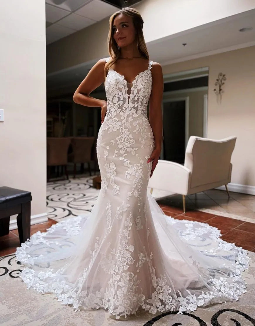 Romantic Mermaid Chapel Train Wedding Dress With Appliques