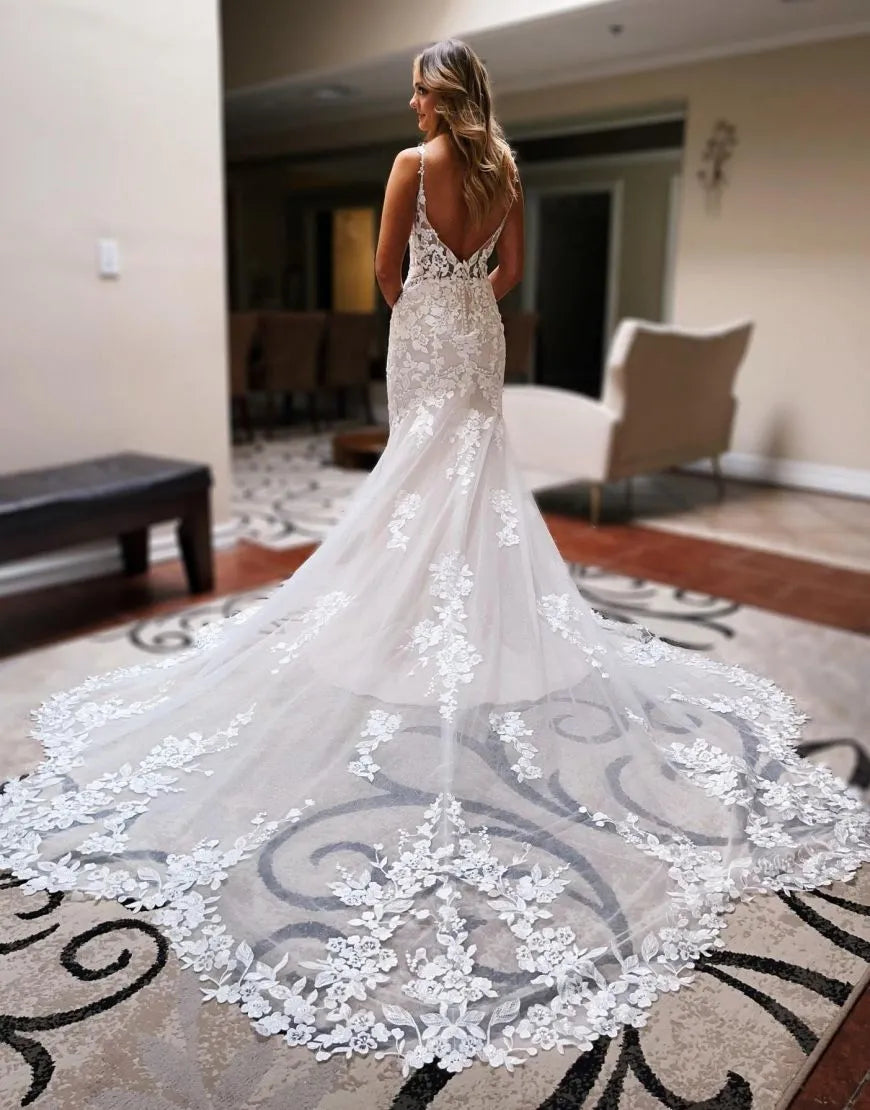 Romantic Mermaid Chapel Train Wedding Dress With Appliques