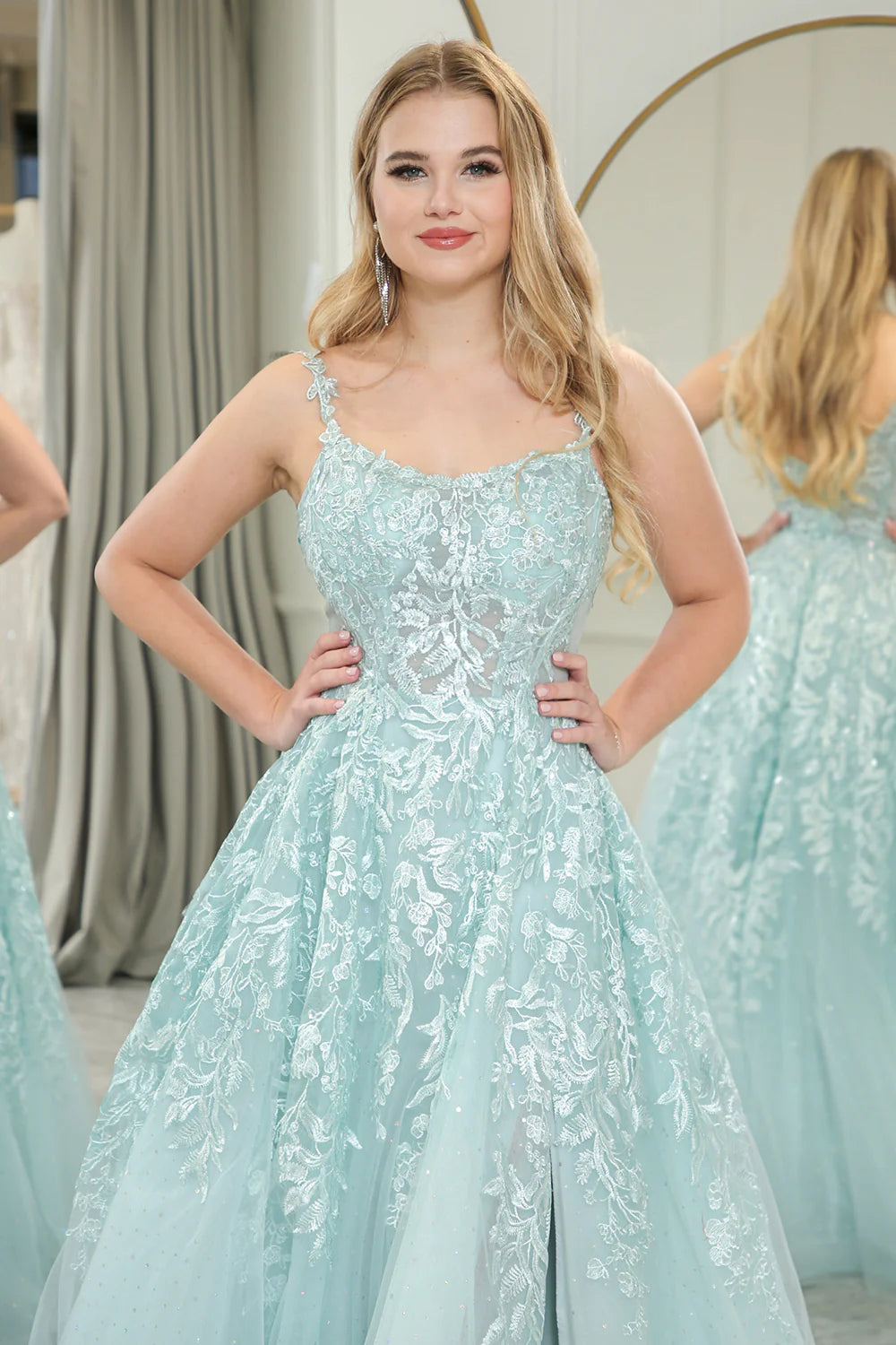 Mint A-Line Tulle Spaghetti Straps Long Prom Dress With Slit And Appliques