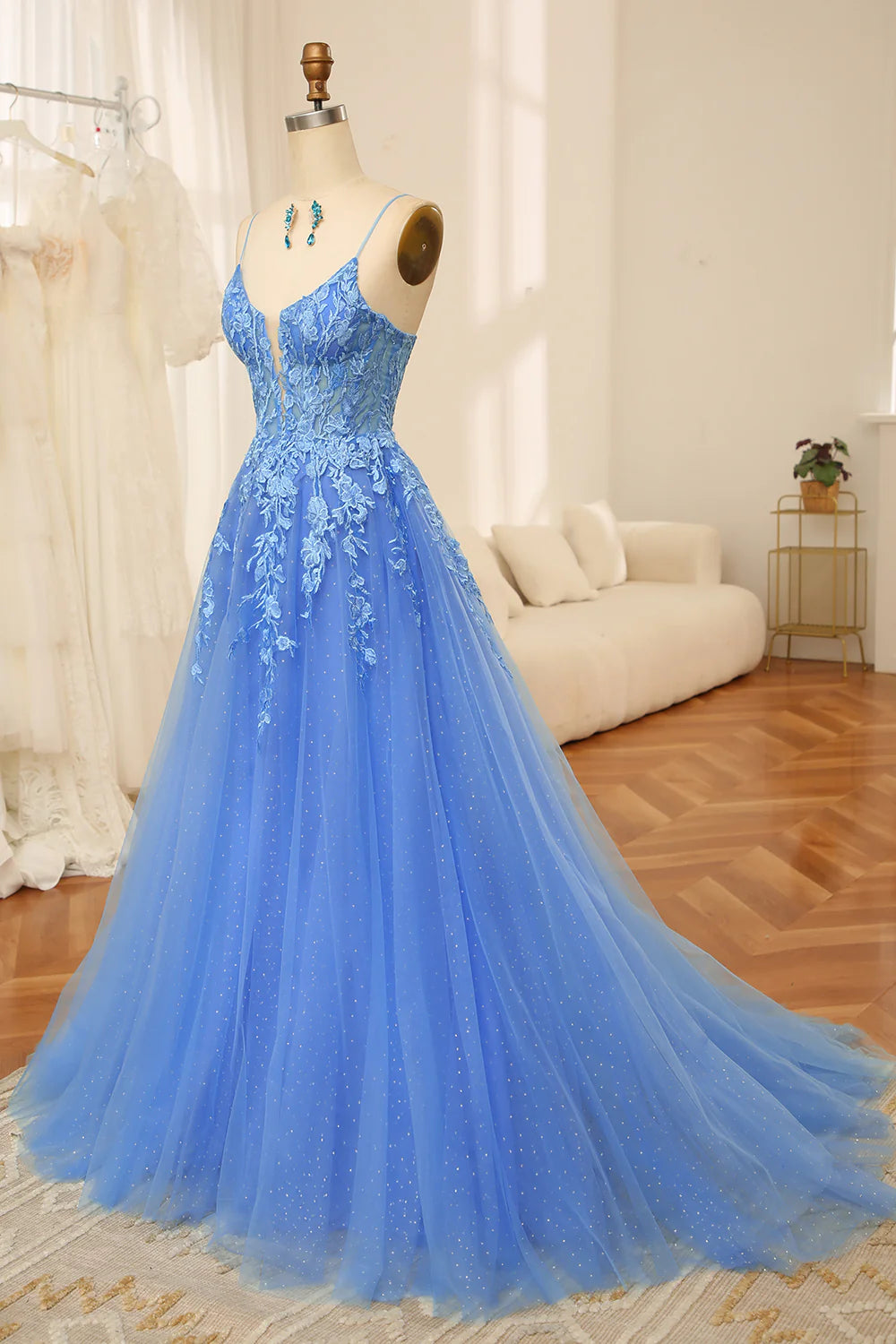 Blue A-Line Spaghetti Straps Tulle Long Prom Dress With Appliques