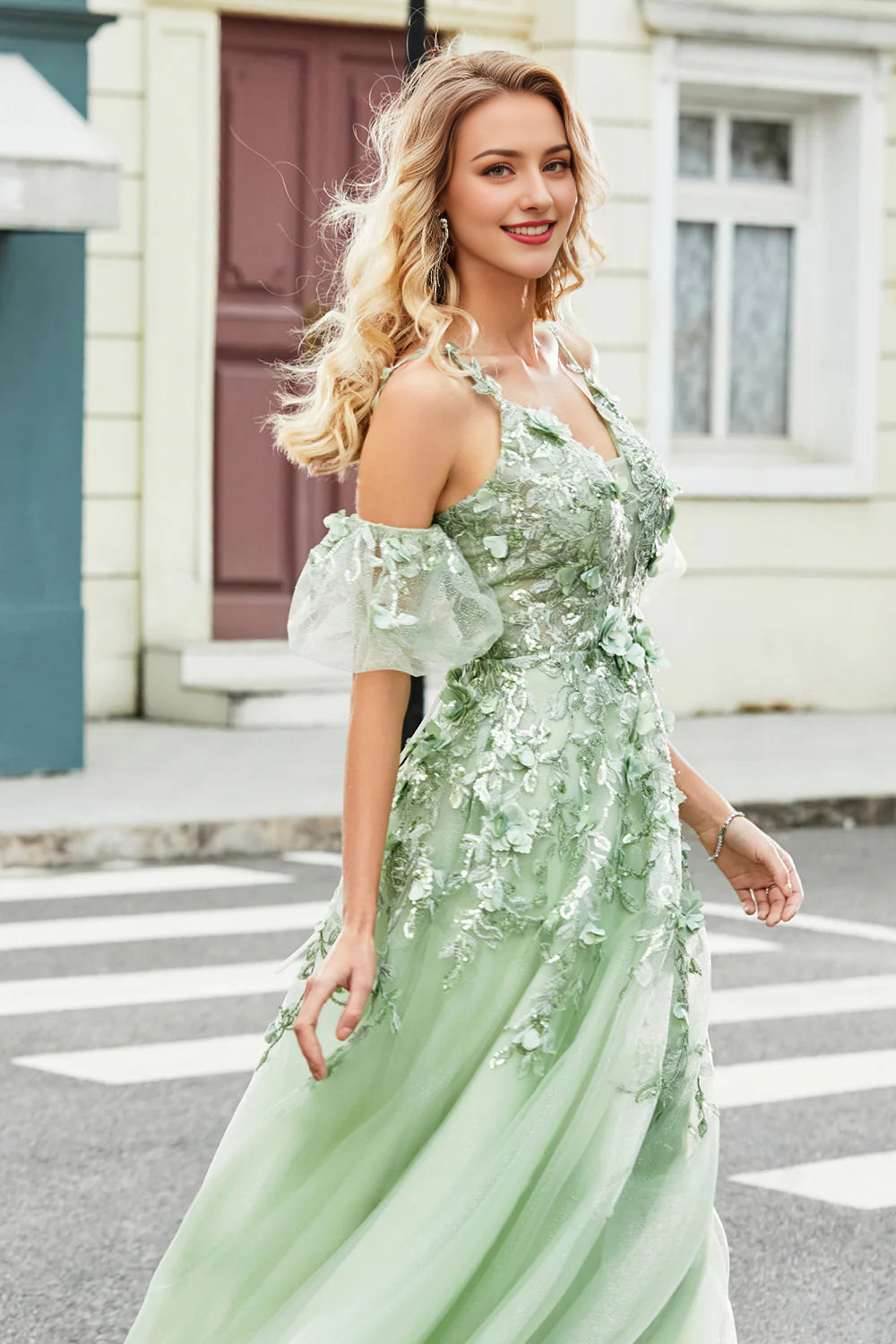 Green Removable Sleeves V-Neck Tulle Prom Dress with Appliques