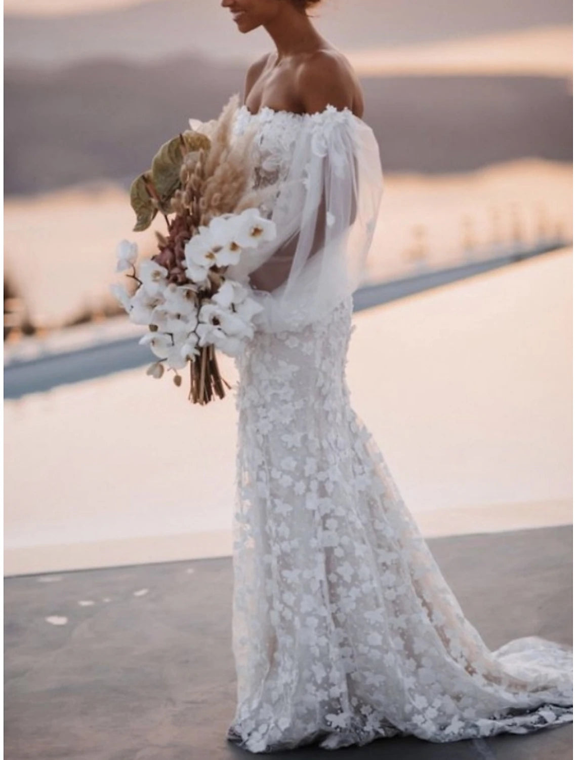 Hall Formal Wedding Dresses A-Line Sweetheart Long Sleeve Court Train Lace Bridal Gowns With Pleats Appliques