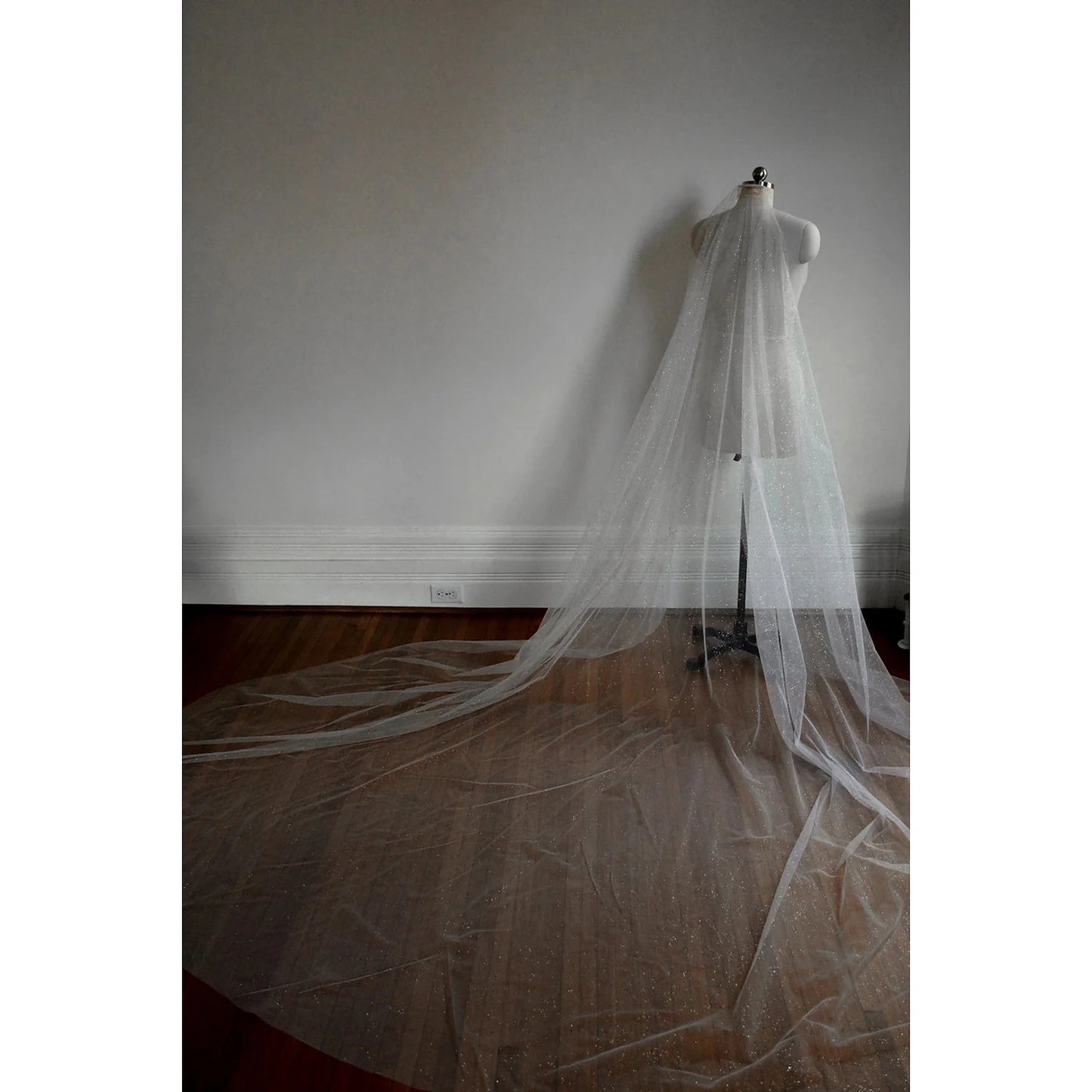 Sparkle & Shine Wedding Veil Cathedral Veils with Sequin 157.48 in (400cm) Tulle