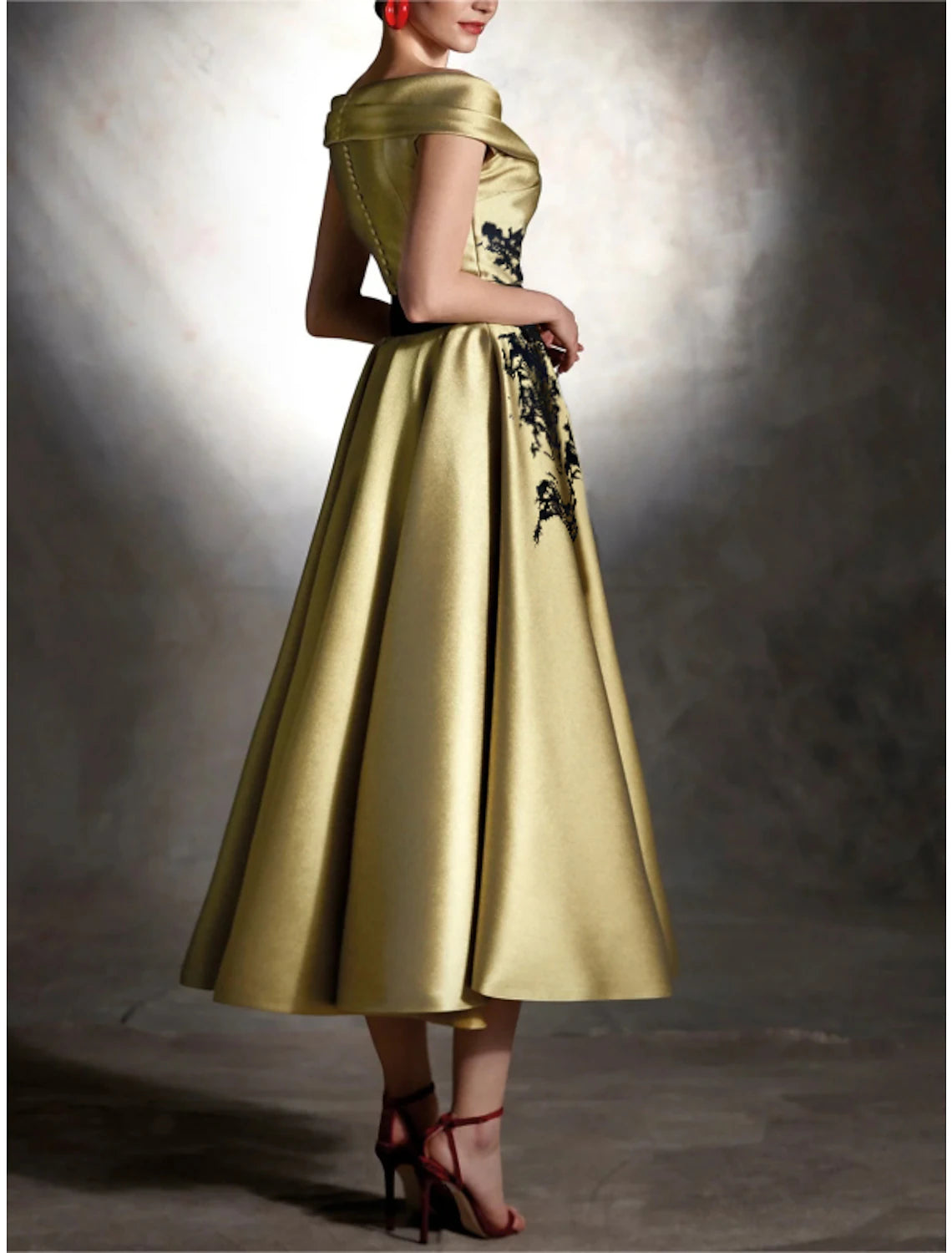 A-Line Cocktail Dresses Elegant Dress Formal Wedding Guest Tea Length Sleeveless Off Shoulder Satin with Pleats Appliques