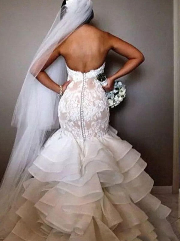 Trumpet/Mermaid Sleeveless Sweetheart Chapel Train Ruffles Applique Lace Organza Wedding Dresses