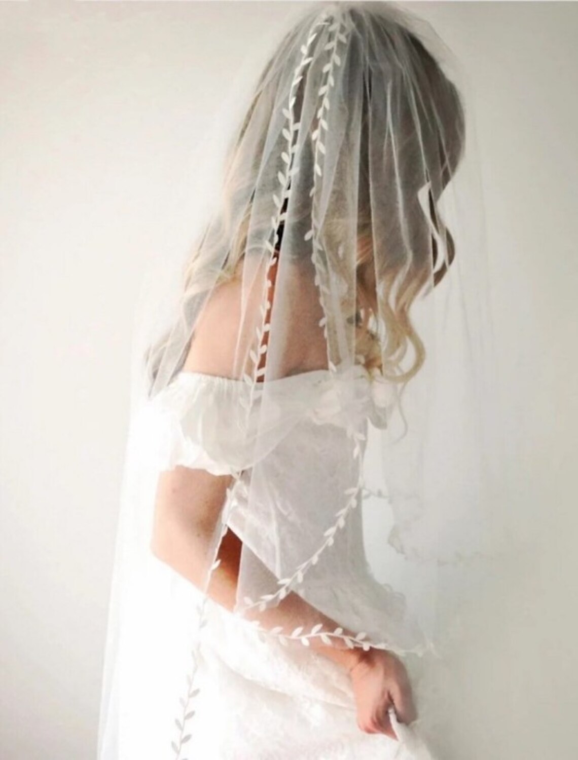 One-tier Pearls / Classic & Timeless / Elegant & Luxurious Wedding Veil