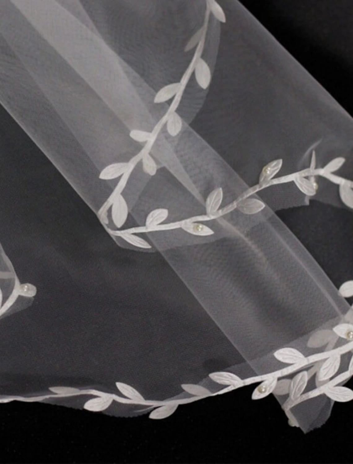 One-tier Pearls / Classic & Timeless / Elegant & Luxurious Wedding Veil