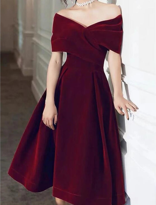 A-Line Cocktail Dress 1950s  Fall Wedding Guest Dress Knee Length Short Sleeve Off Shoulder Velvet with Pleats Pure Color