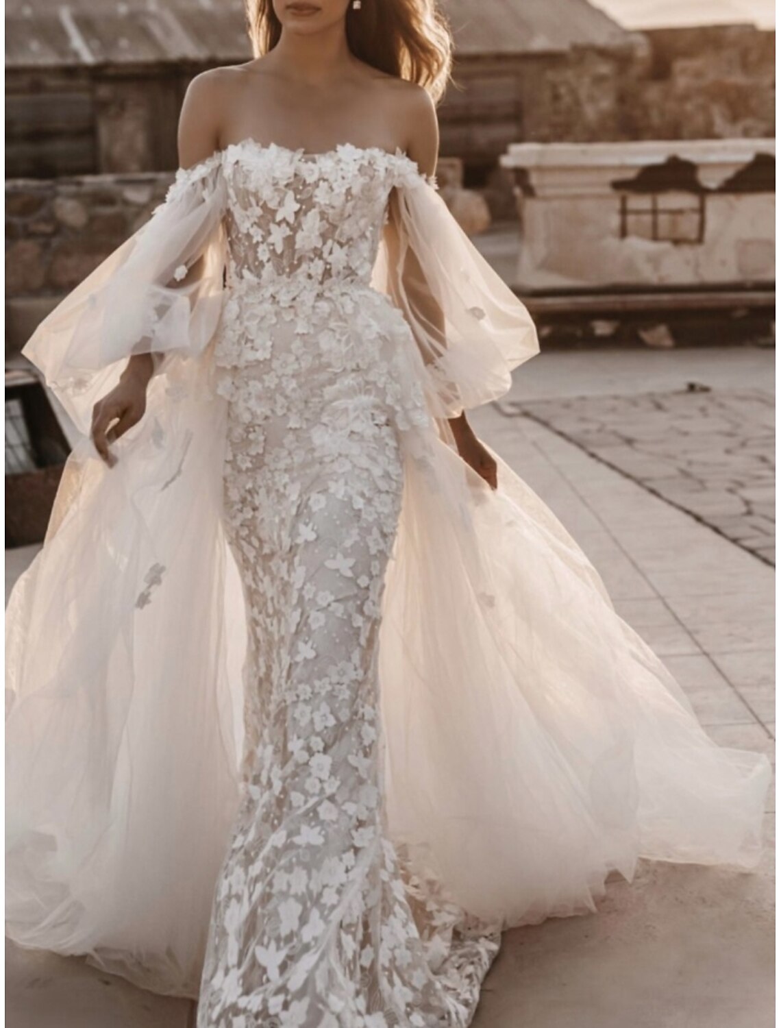 Hall Formal Wedding Dresses A-Line Sweetheart Long Sleeve Court Train Lace Bridal Gowns With Pleats Appliques