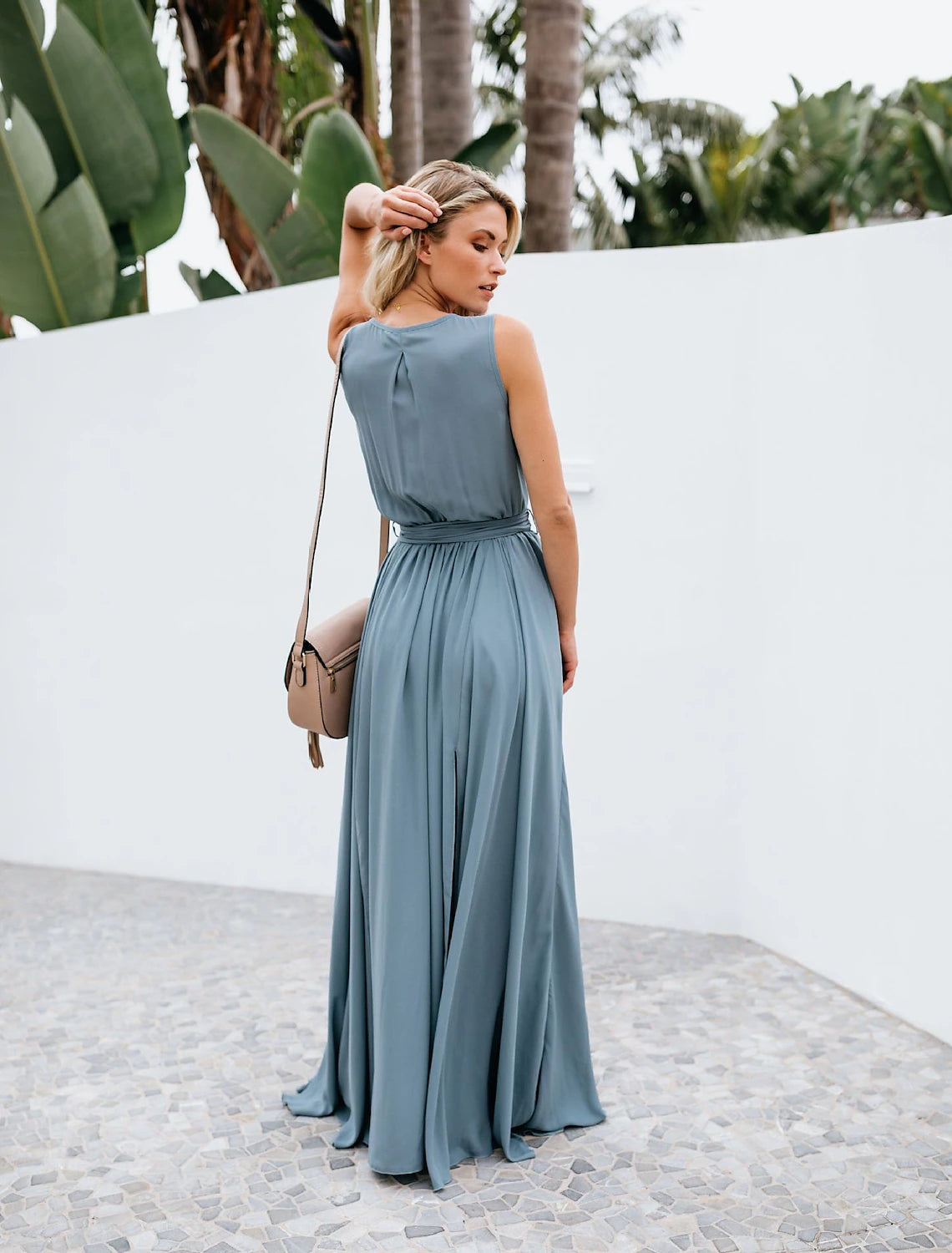 A-Line Bridesmaid Dress V Neck Sleeveless Elegant Floor Length Chiffon with Bow(s) / Pleats / Slit